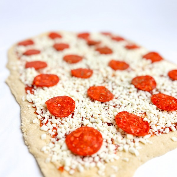 PIZZA PEPPERONI 30 X 40 CM