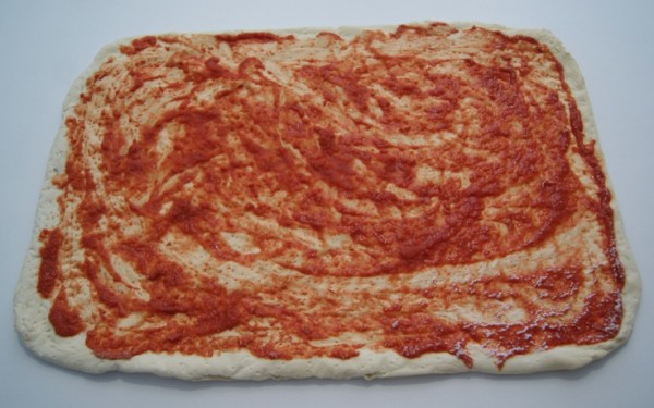 Caja de base de pizza 30x40 con tomate 